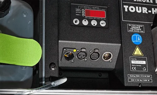 מכונת ערפל מקצועית 1500W במארז דגם Tour Hazer II מבית SMOKE FACTORY