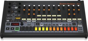 מכונת תופים אנלוגית Behringer RD-8 MKII מתצוגה
