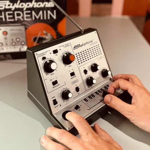 סינתיסייזר טרמין Stylophone Theremin